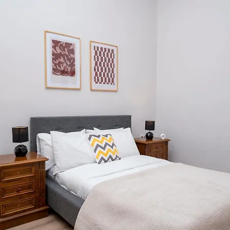 Appartement Spacious 3-bedroom, 2-bathroom With High Ceilings