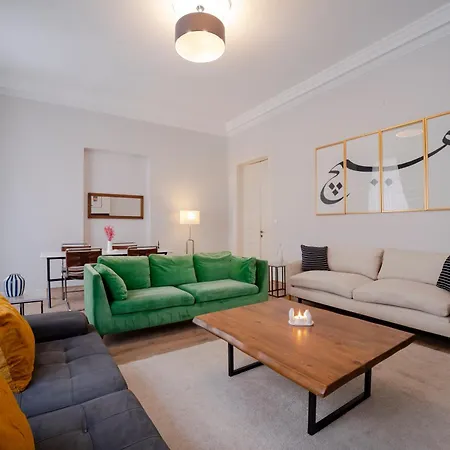 Appartement Spacious 3-bedroom, 2-bathroom With High Ceilings