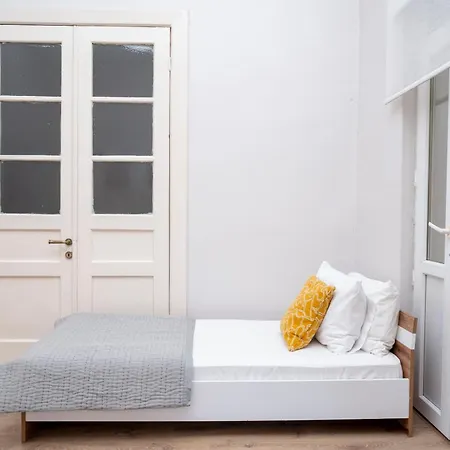 Appartement Spacious 3-bedroom, 2-bathroom With High Ceilings